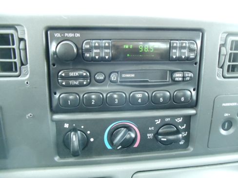 Used 2004 Ford F350 XL image 22