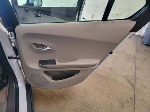 Used 2015 Chevrolet Volt Premium image 22