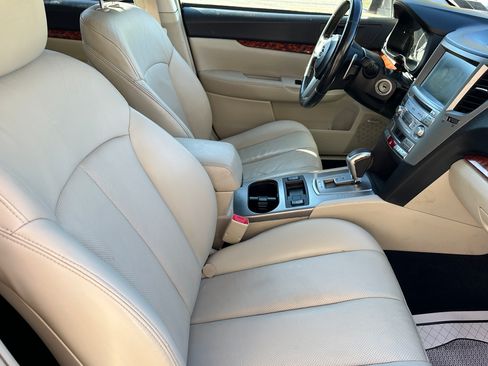 Used 2011 Subaru Outback 3.6R Limited image 12