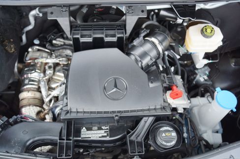 Used 2023 Mercedes-Benz Sprinter 2500 image 12
