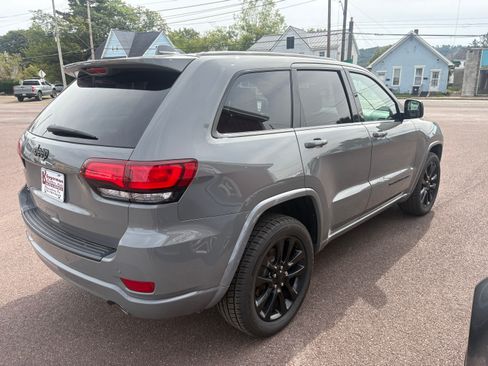 Used 2019 Jeep Grand Cherokee Limited image 5
