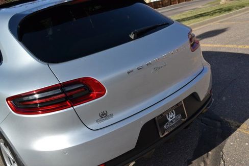 Used 2017 Porsche Macan image 11
