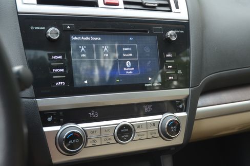 Used 2017 Subaru Outback 2.5i Limited image 19