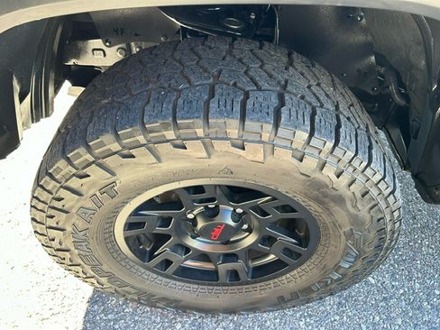 Used 2022 Toyota Tacoma TRD Off-Road image 24