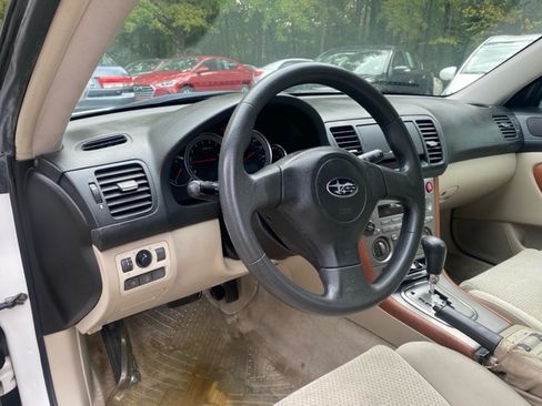 Used 2005 Subaru Outback 2.5i image 8