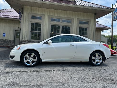 Used 2009 Pontiac G6 GT image 2