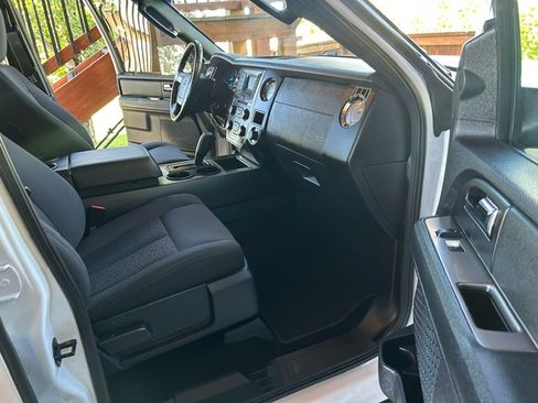 Used 2017 Ford Expedition XL image 11