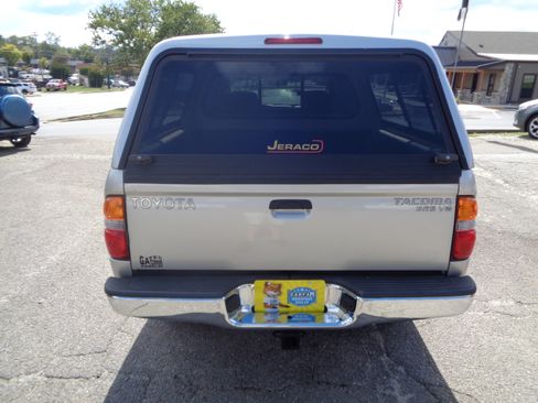 Used 2004 Toyota Tacoma TRD Off-Road image 11