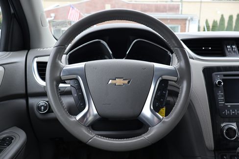 Used 2016 Chevrolet Traverse LT image 19