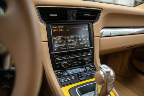 Used 2014 Porsche 911 Carrera 4S image 32