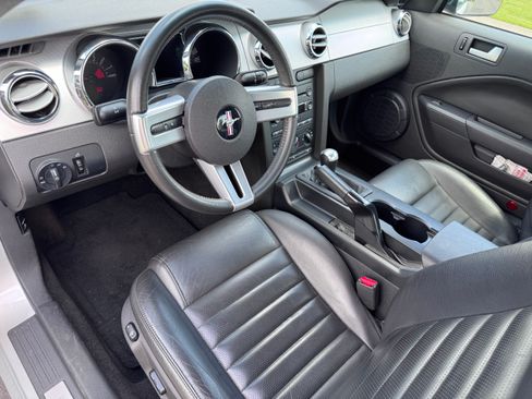 Used 2005 Ford Mustang GT Premium image 6