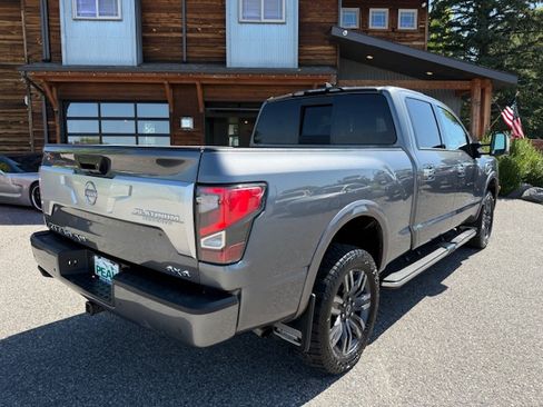 Used 2023 Nissan Titan XD Platinum Reserve image 6