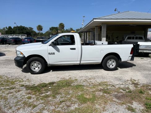 Used 2017 RAM 1500 Express image 4