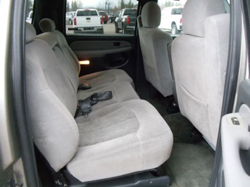 Used 2001 Chevrolet Suburban LS image 13