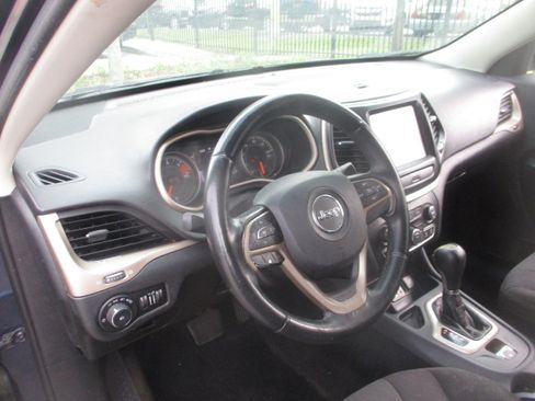 Used 2016 Jeep Cherokee Latitude image 11