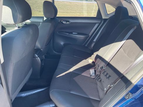 Used 2019 Nissan Sentra S image 10