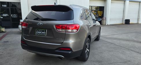 Used 2016 Kia Sorento EX-L image 9