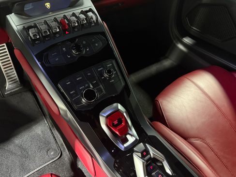 Used 2015 Lamborghini Huracan LP 610-4 image 24