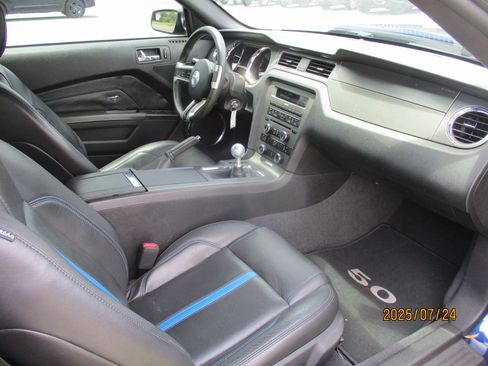 Used 2012 Ford Mustang GT image 5