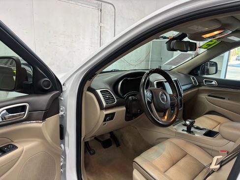 Used 2015 Jeep Grand Cherokee Overland image 10