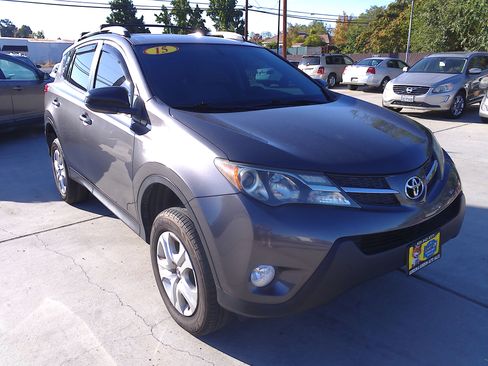 Used 2015 Toyota RAV4 LE image 1