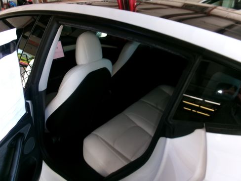 Used 2021 Tesla Model 3 Performance image 7