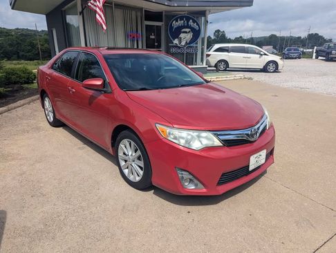 Used 2012 Toyota Camry image 3