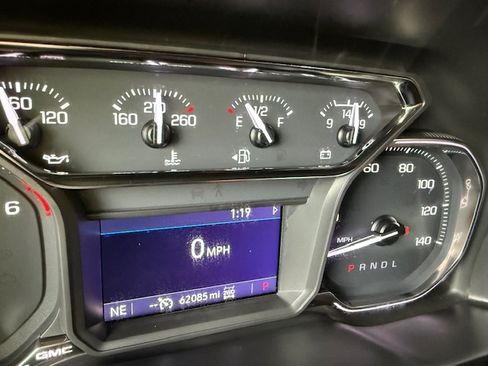 Used 2021 GMC Sierra 2500 AT4 image 11
