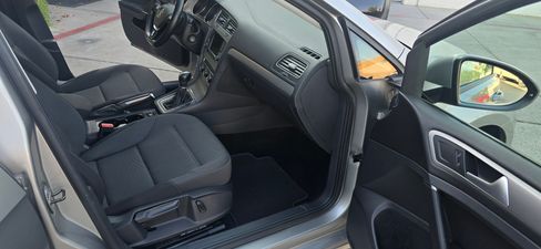 Used 2016 Volkswagen Golf Sport image 16