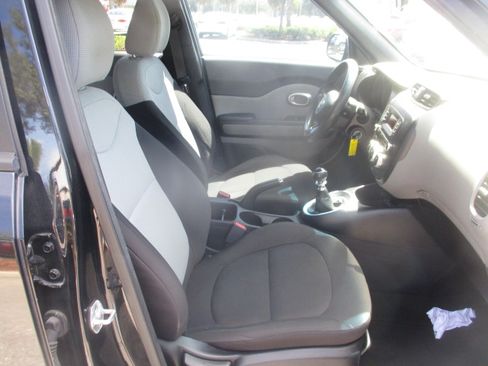 Used 2015 Kia Soul image 8