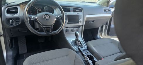 Used 2016 Volkswagen Golf Sport image 29