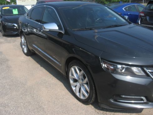 Used 2015 Chevrolet Impala LTZ image 3