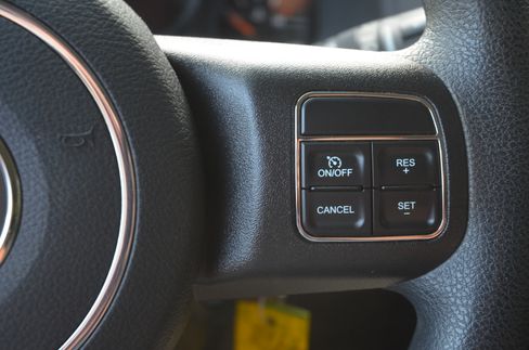 Used 2016 Jeep Compass Sport image 13