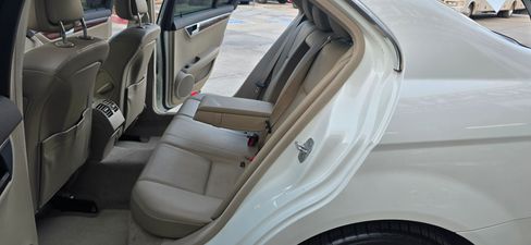 Used 2011 Mercedes-Benz C 300 Sport image 28