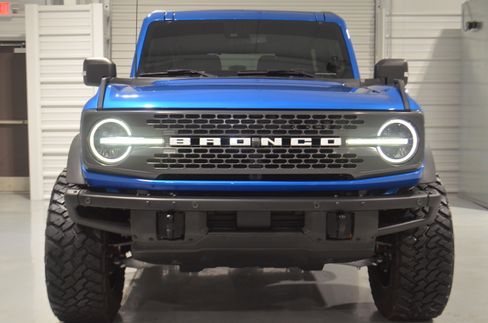Used 2021 Ford Bronco Badlands image 2