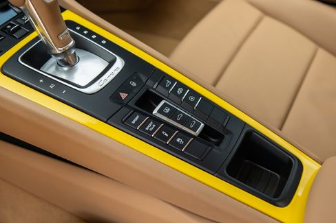 Used 2014 Porsche 911 Carrera 4S image 31