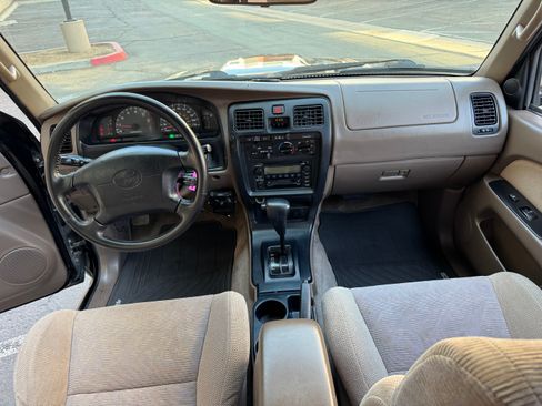 Used 2000 Toyota 4Runner Sport image 30