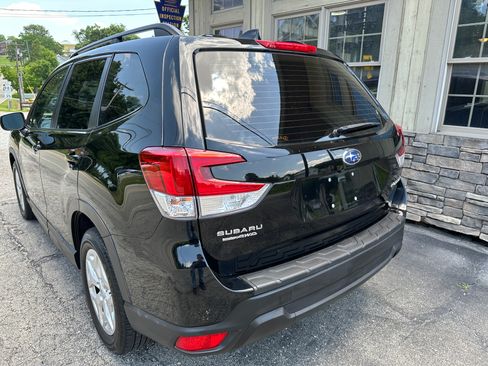 Used 2019 Subaru Forester image 8