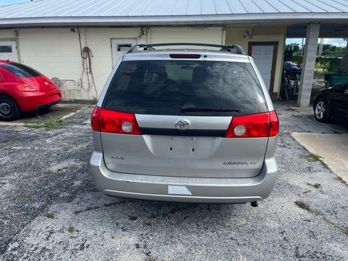 Used 2010 Toyota Sienna image 6