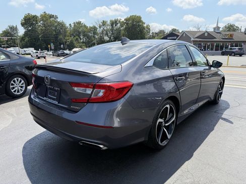 Used 2018 Honda Accord Sport image 8
