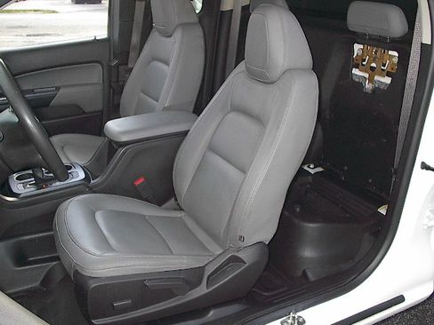Used 2020 Chevrolet Colorado W/T image 16