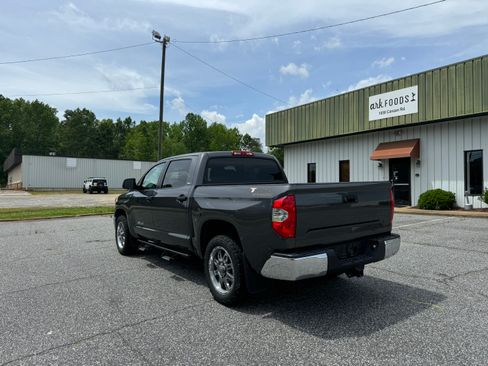 Used 2018 Toyota Tundra SR5 image 5