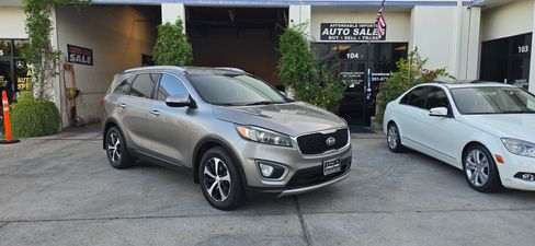 Used 2016 Kia Sorento EX-L image 2