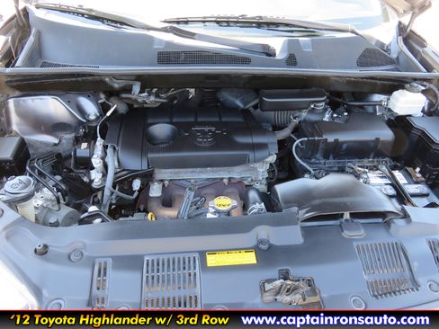 Used 2012 Toyota Highlander LE image 17