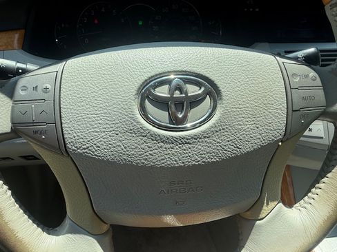 Used 2007 Toyota Avalon Limited image 24