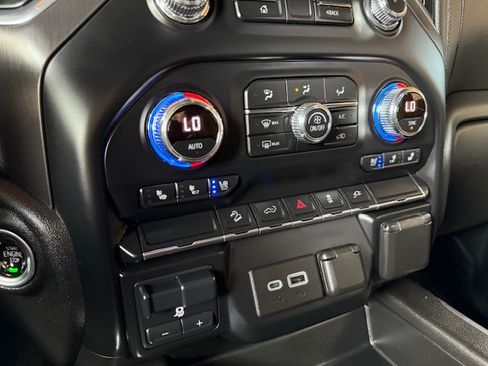 Used 2021 GMC Sierra 2500 AT4 image 14