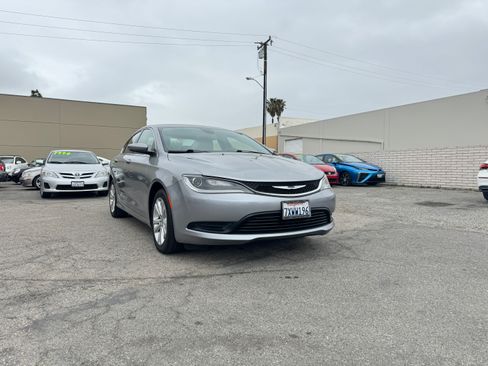 Used 2017 Chrysler 200 Touring image 11
