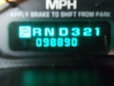 Used 2001 Chevrolet Suburban LS image 18
