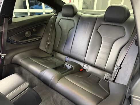 Used 2018 BMW M4 Competition image 32