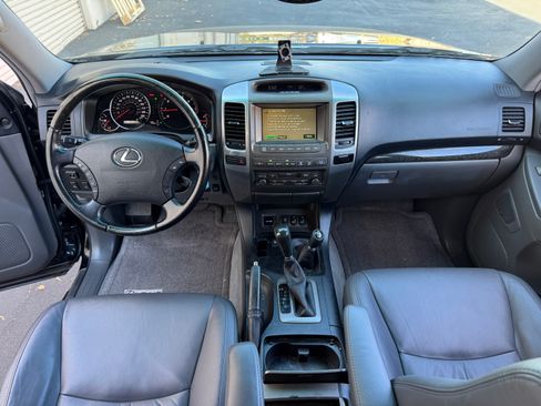 Used 2005 Lexus GX 470 image 2